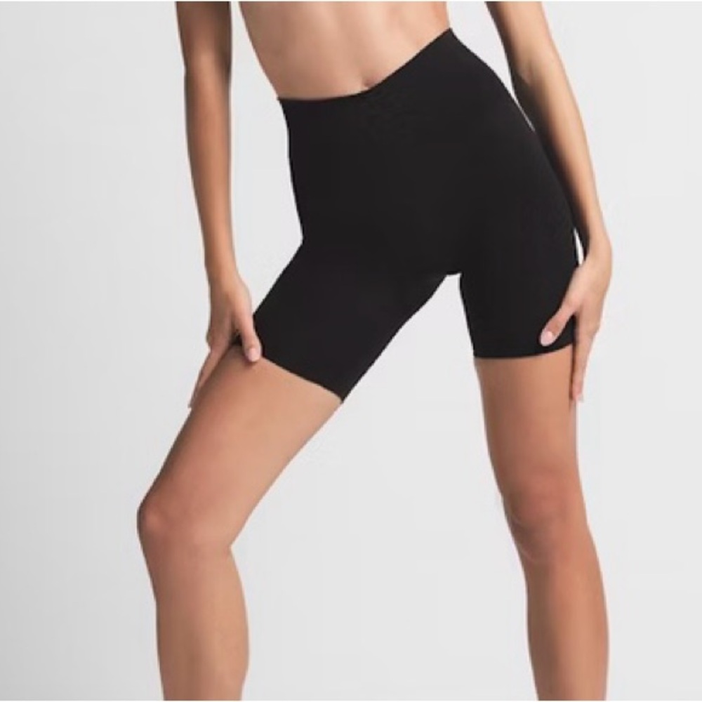 SKIMS Seamless Sculpt Shorts